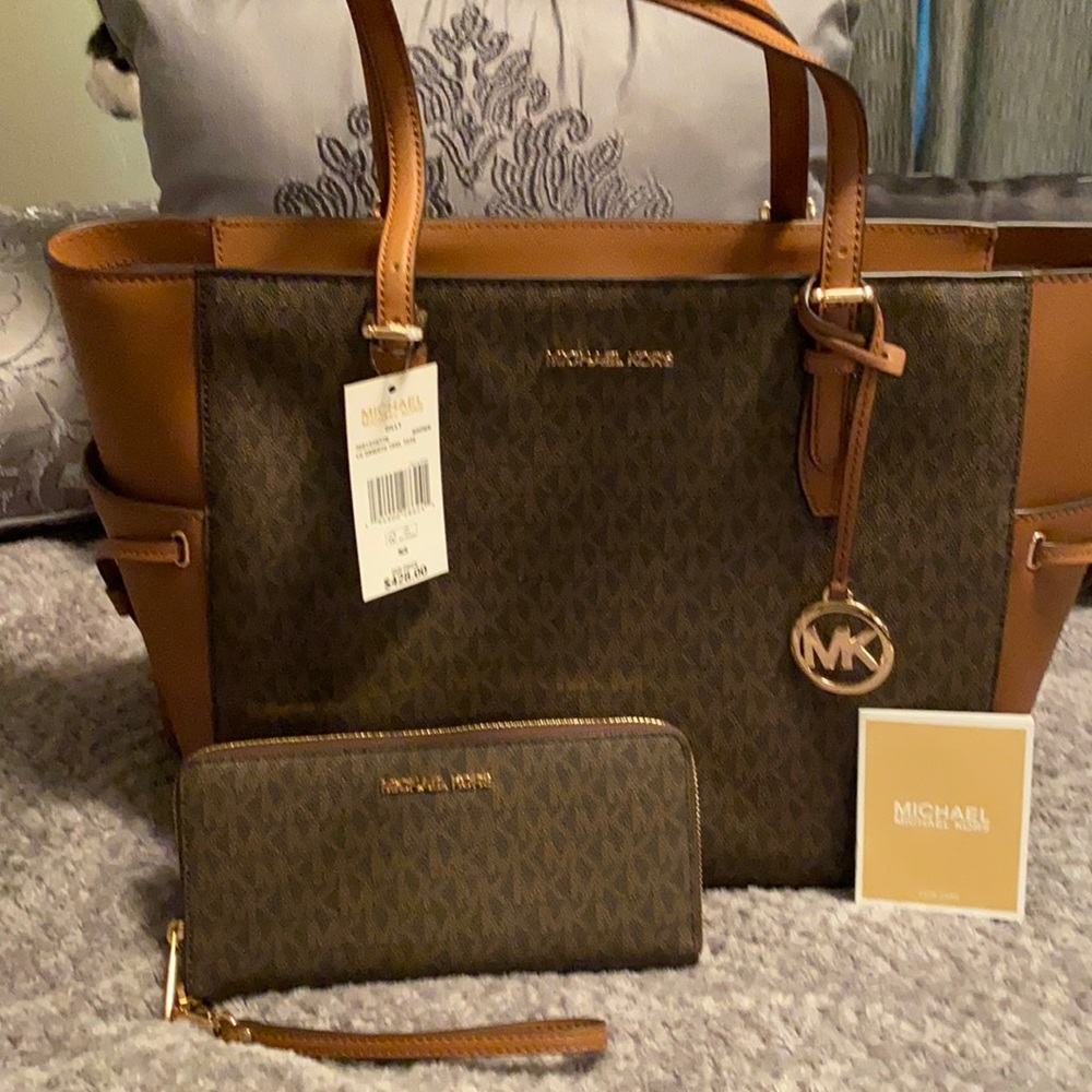 Michael Kors signature tote with matching continental wallet. New!